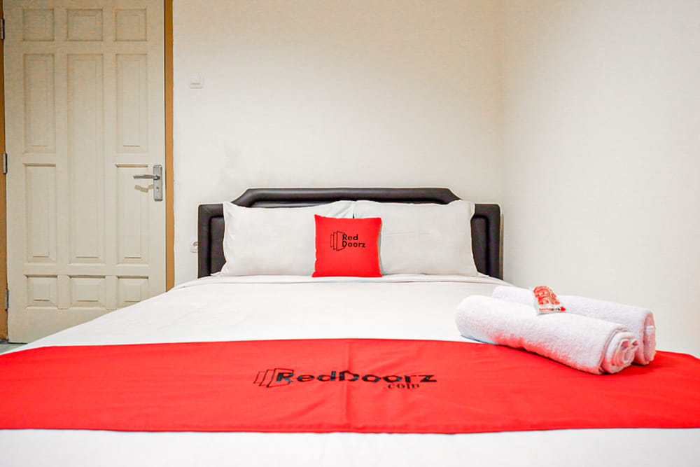 RedDoorz Room