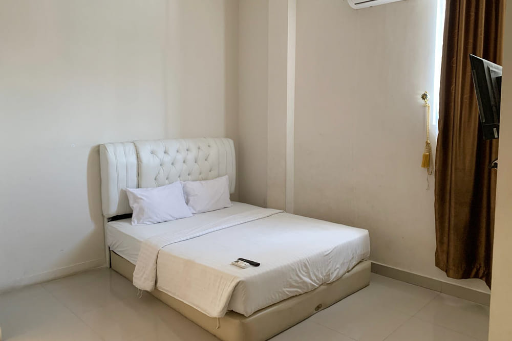 RedDoorz Deluxe Room