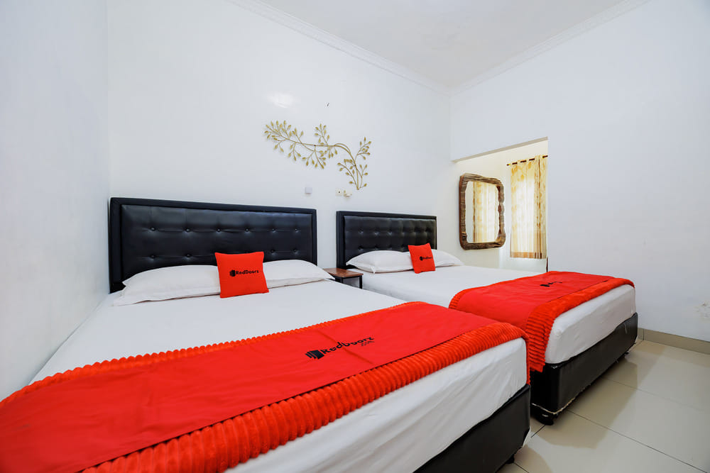 RedDoorz Family Room