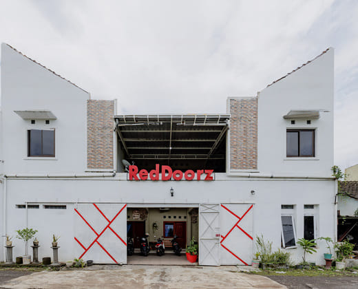 RedDoorz Syariah near UMS Solo - RSO Soeharso