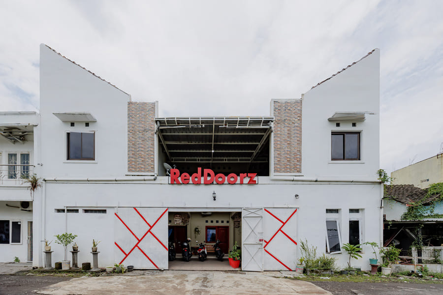 RedDoorz Syariah near UMS Solo - RSO Soeharso