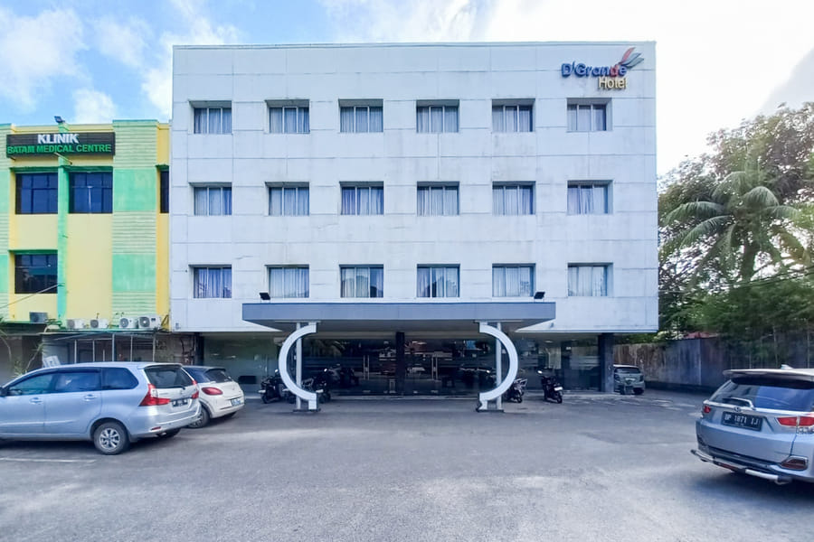 SANS Vibes d Grande Hotel Batam