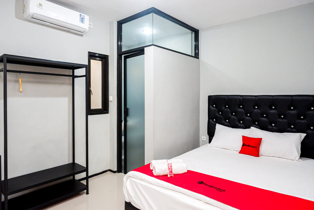 RedDoorz Room