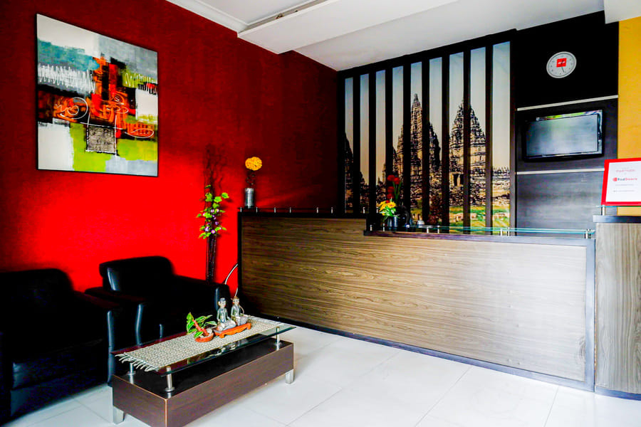RedDoorz Plus near Amplaz Yogyakarta