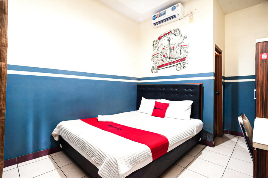 RedDoorz Plus near Universitas Indonesia