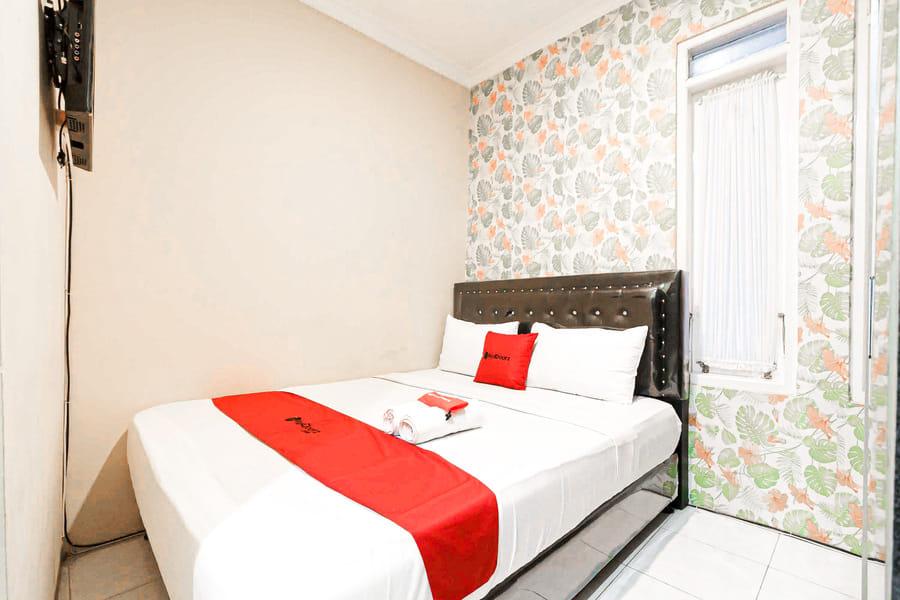 RedDoorz Syariah near Jam Gadang Bukit tinggi 2