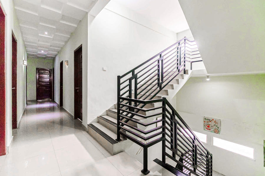 RedDoorz Syariah near Jam Gadang Bukit tinggi 2