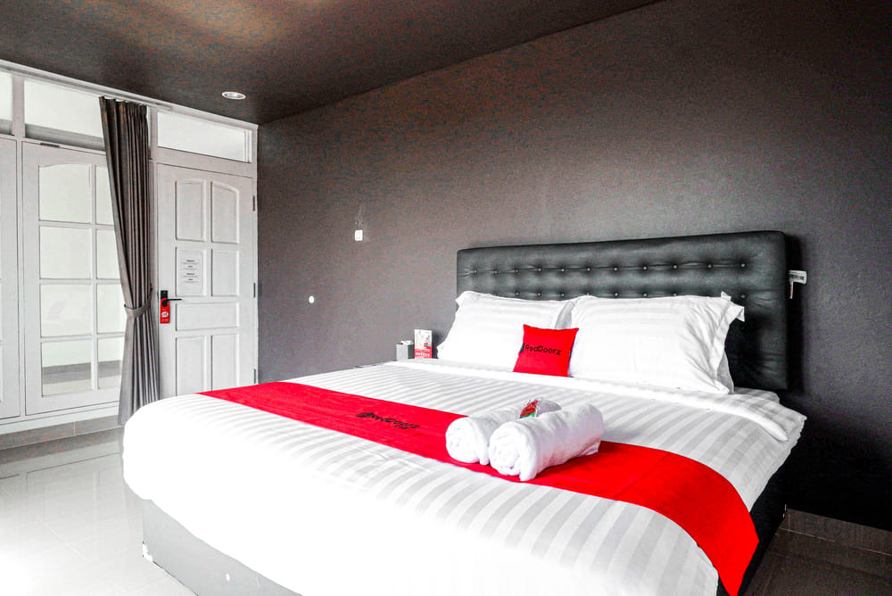 RedDoorz Deluxe Room