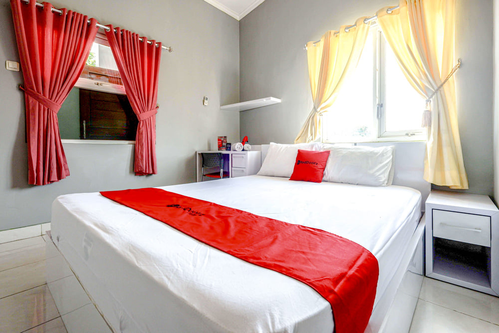 RedDoorz Room