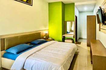 Mawar Indah Hotel near Stasiun Balapan Solo RedPartner