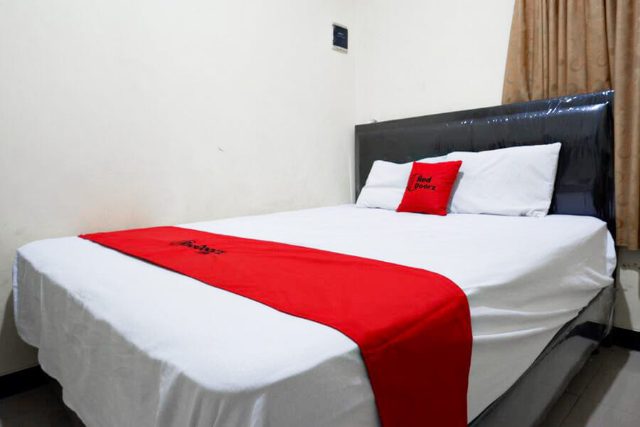 RedDoorz near GOR Wisanggeni