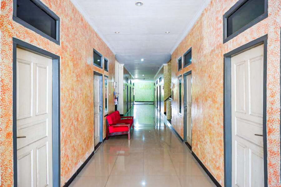 RedDoorz near GOR Wisanggeni