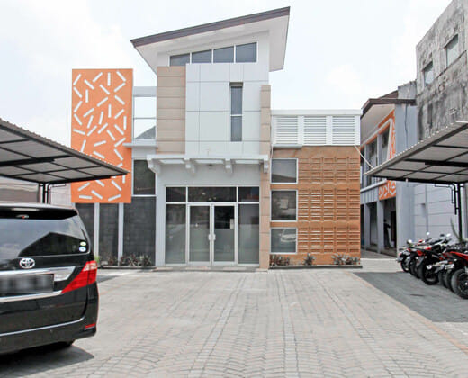 RedDoorz near Hartono Mall 3 