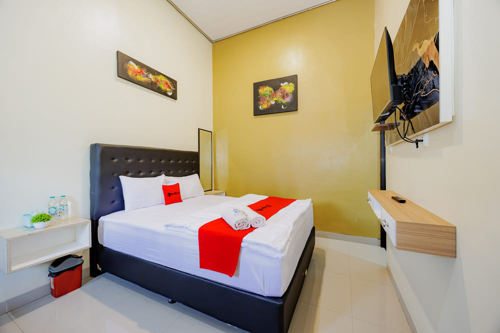 RedDoorz Room