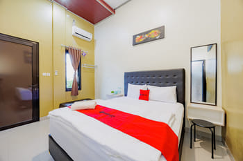RedDoorz Near Dr Oen Solo Baru Hospital