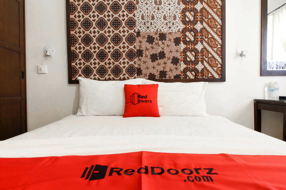 RedDoorz Room