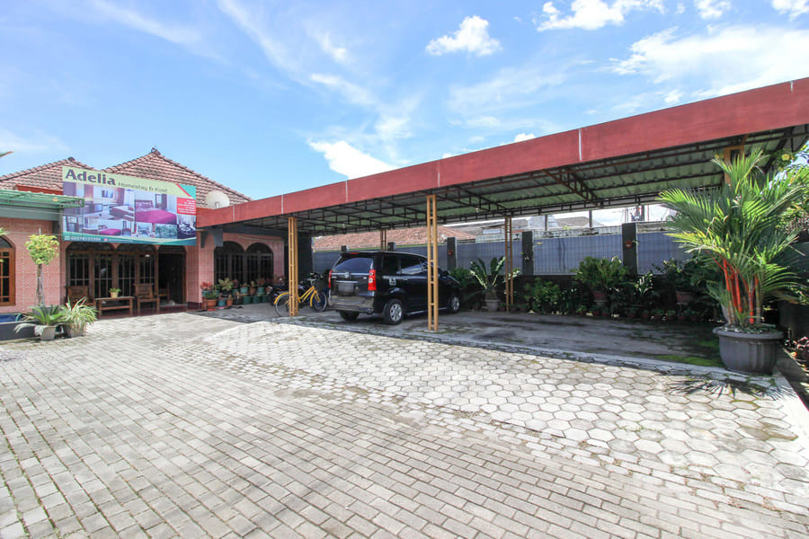 RedDoorz near Candi Ratu Boko