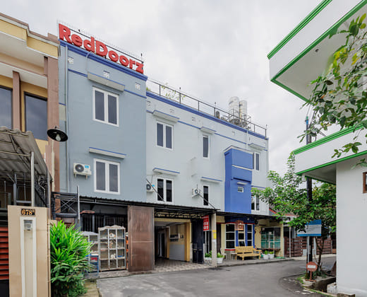 RedDoorz near Jalan Adi Sucipto Solo