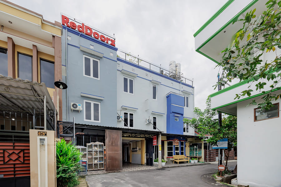 RedDoorz near Jalan Adi Sucipto Solo