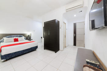 RedDoorz Syariah near Q-Mall Banjarbaru