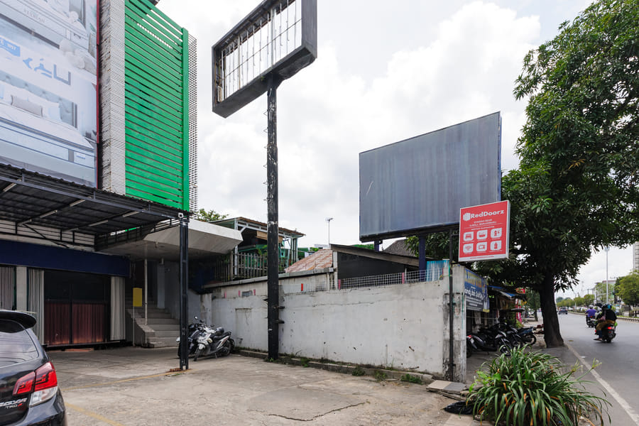 RedDoorz Syariah near Q-Mall Banjarbaru