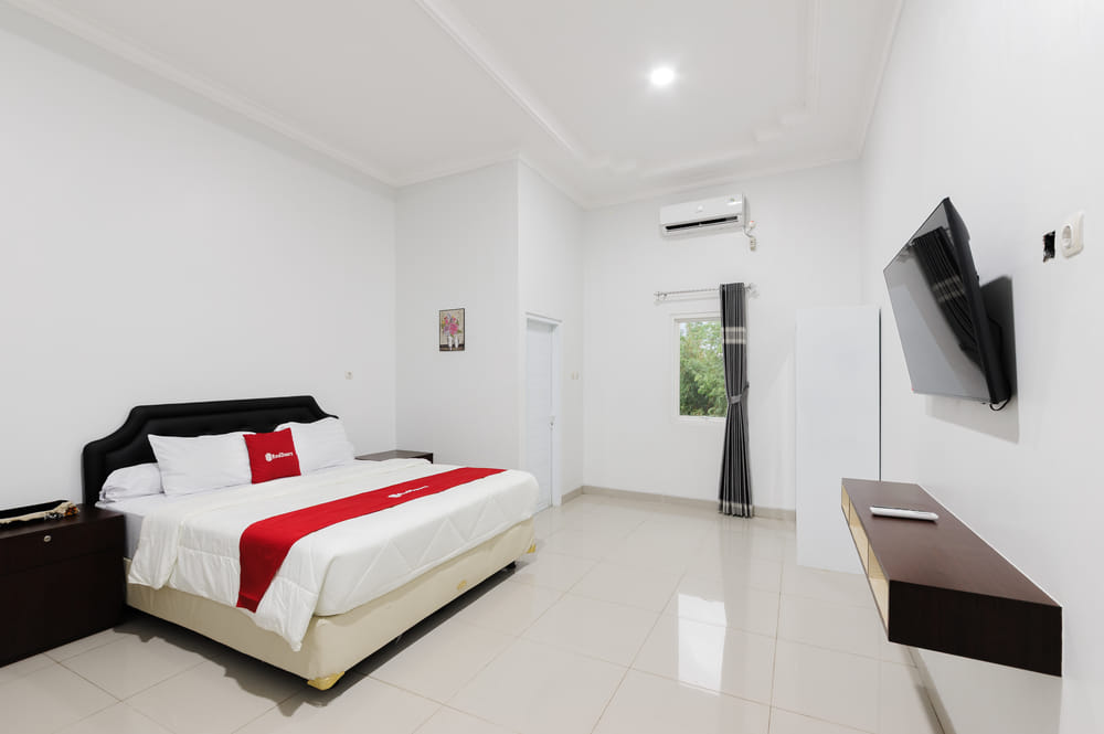 RedDoorz Room