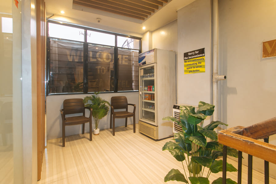 RedDoorz @ V Plaza Hotel Manila