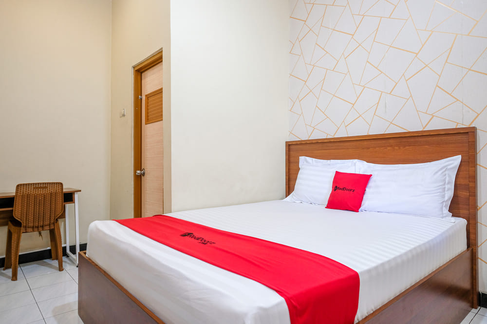 RedDoorz Room