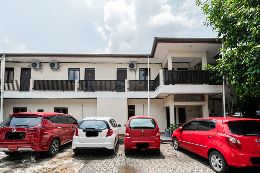 RedDoorz near Pondok Indah Water Park