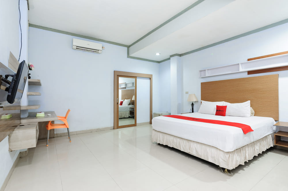 RedDoorz Suite