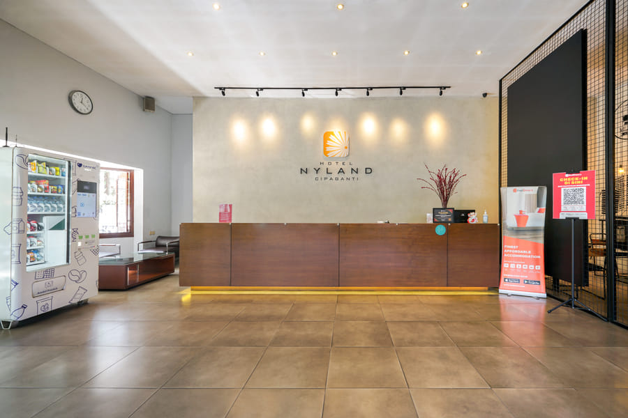 RedDoorz Plus @ Cipaganti Street 3