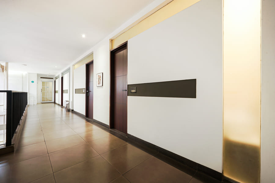 RedDoorz Plus @ Cipaganti Street 3