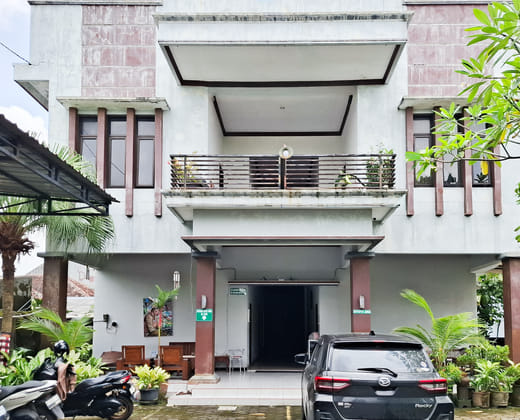 RedDoorz Syariah @ Harmoni near Alun Alun Kudus