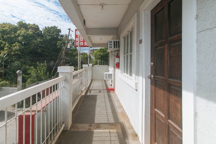 RedDoorz @ Davids Travellers Inn Cavite