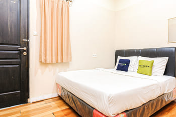 Urbanview Hotel Residence 446 Tanjung Duren