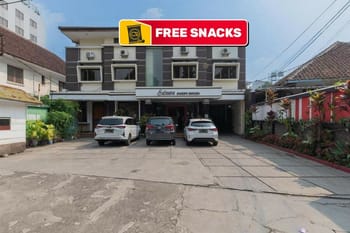 Urbanview Hotel Sakura Bandung