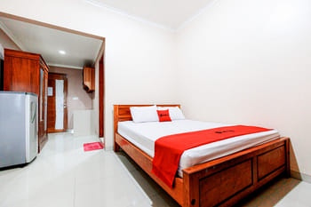 RedDoorz Syariah @ Delta Sari Aloha Waru