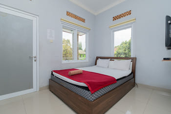 Overstay Villa Batu Megamendung Puncak RedPartner