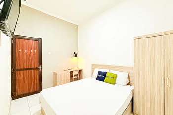 Urbanview Hotel Ultima Syariah Logam Bandung