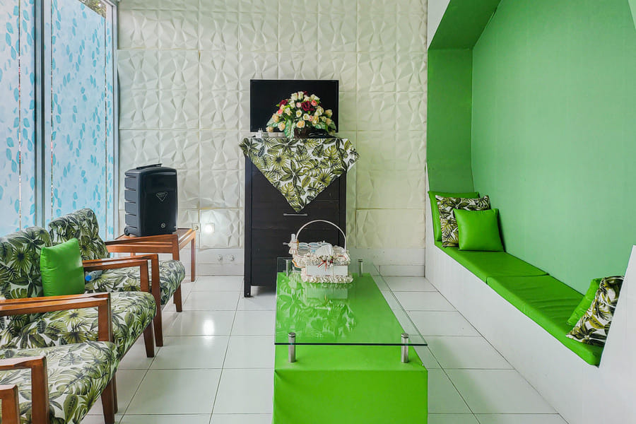 Urbanview Hotel Maulana Hills Syariah