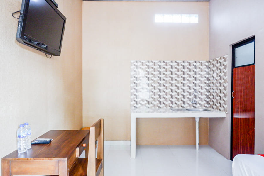 RedDoorz Syariah near Stasiun Gumilir Cilacap