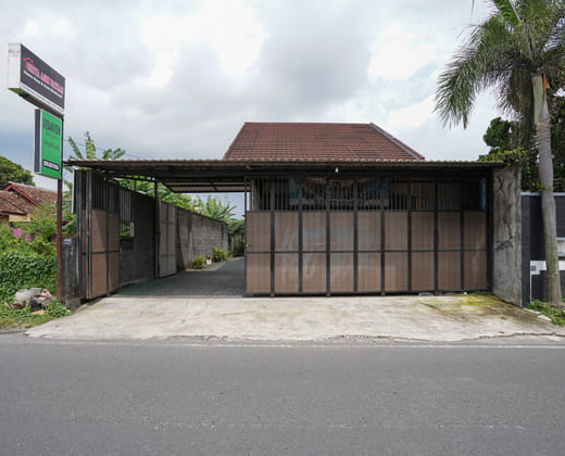 Urbanview Hotel Syariah Griya Asri Patran near Tugu Station