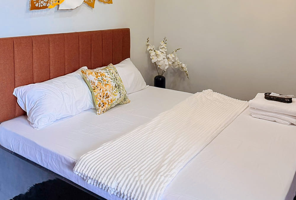 RedDoorz Deluxe Room