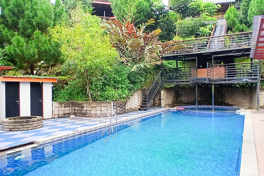 RedDoorz @ Yocia Village Ciawi