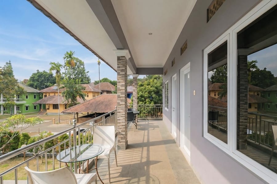 Overstay Villa Batu Megamendung Puncak RedPartner