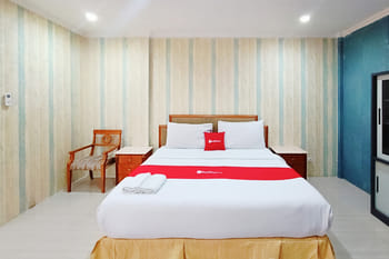 RedDoorz @ Hotel Istana Permata Ngagel Surabaya
