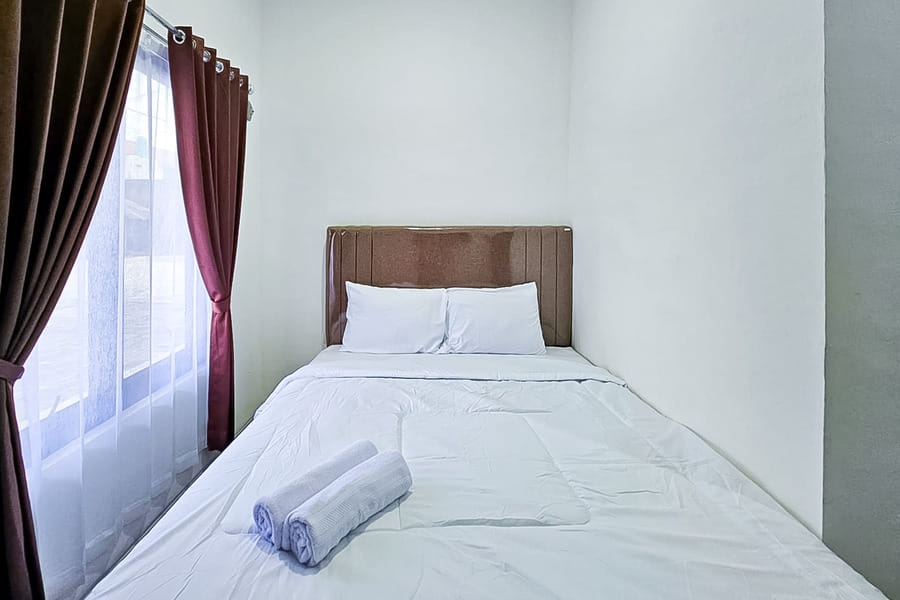 Urbanview Syariah Cahaya Guest House
