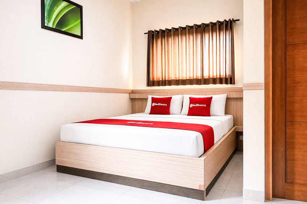 RedDoorz Deluxe Room