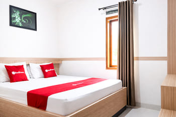 RedDoorz Plus @ Jalan Raya Lembang