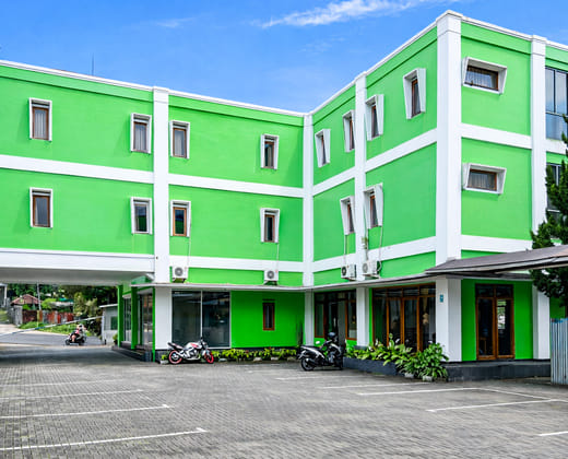 RedDoorz Plus near The Great Asia Africa Lembang